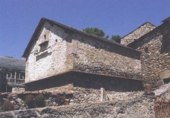El hórreo ‘navarro’ de Lago de Babia